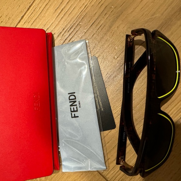 New - Picture 2 of 2